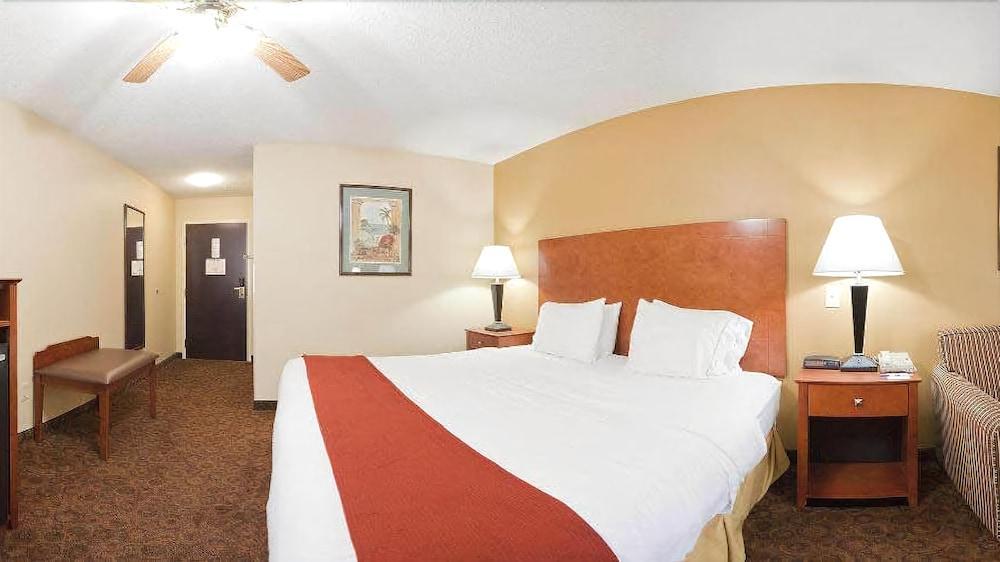 Holiday Inn Express Trussville By Ihg Exterior photo