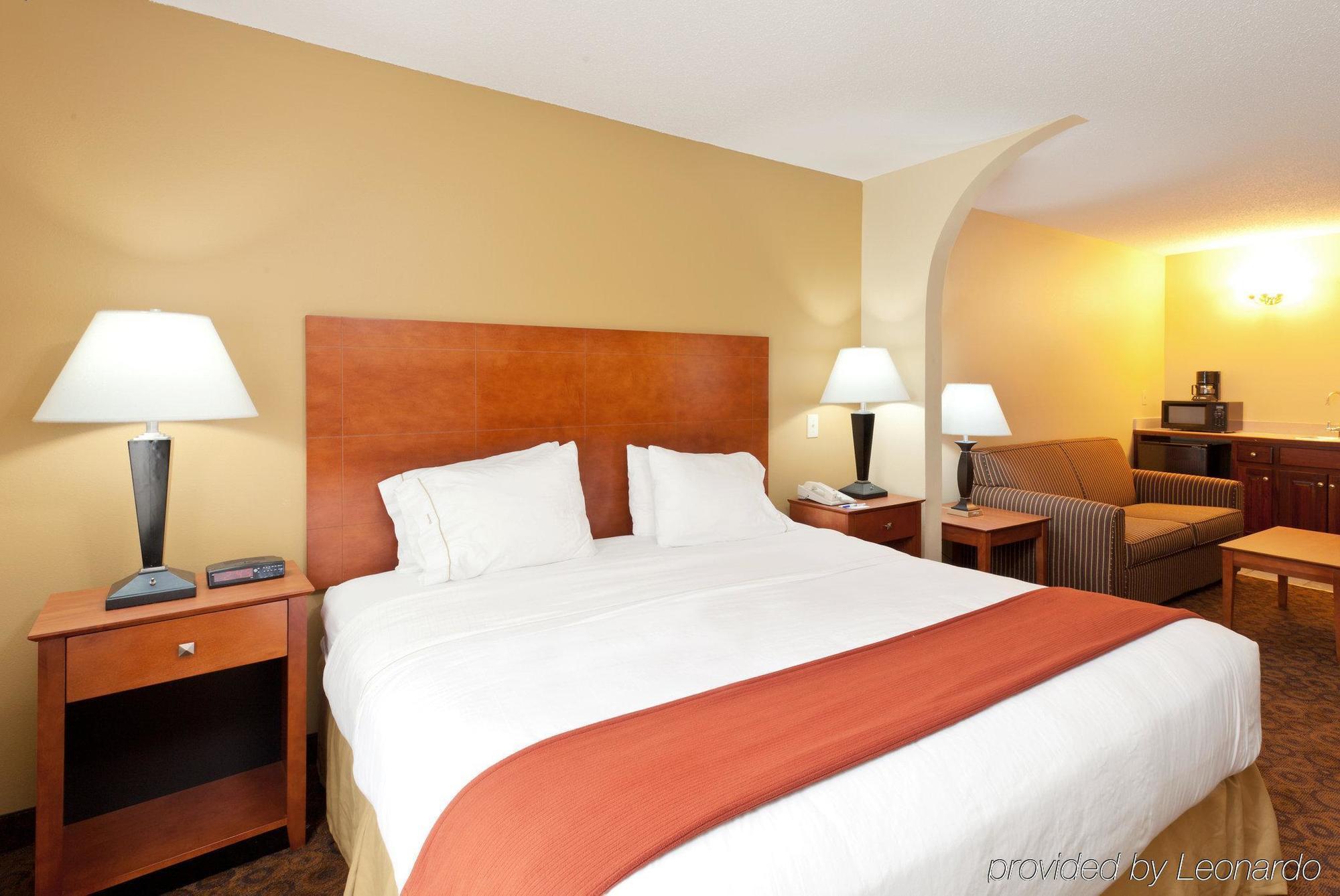 Holiday Inn Express Trussville By Ihg Exterior photo