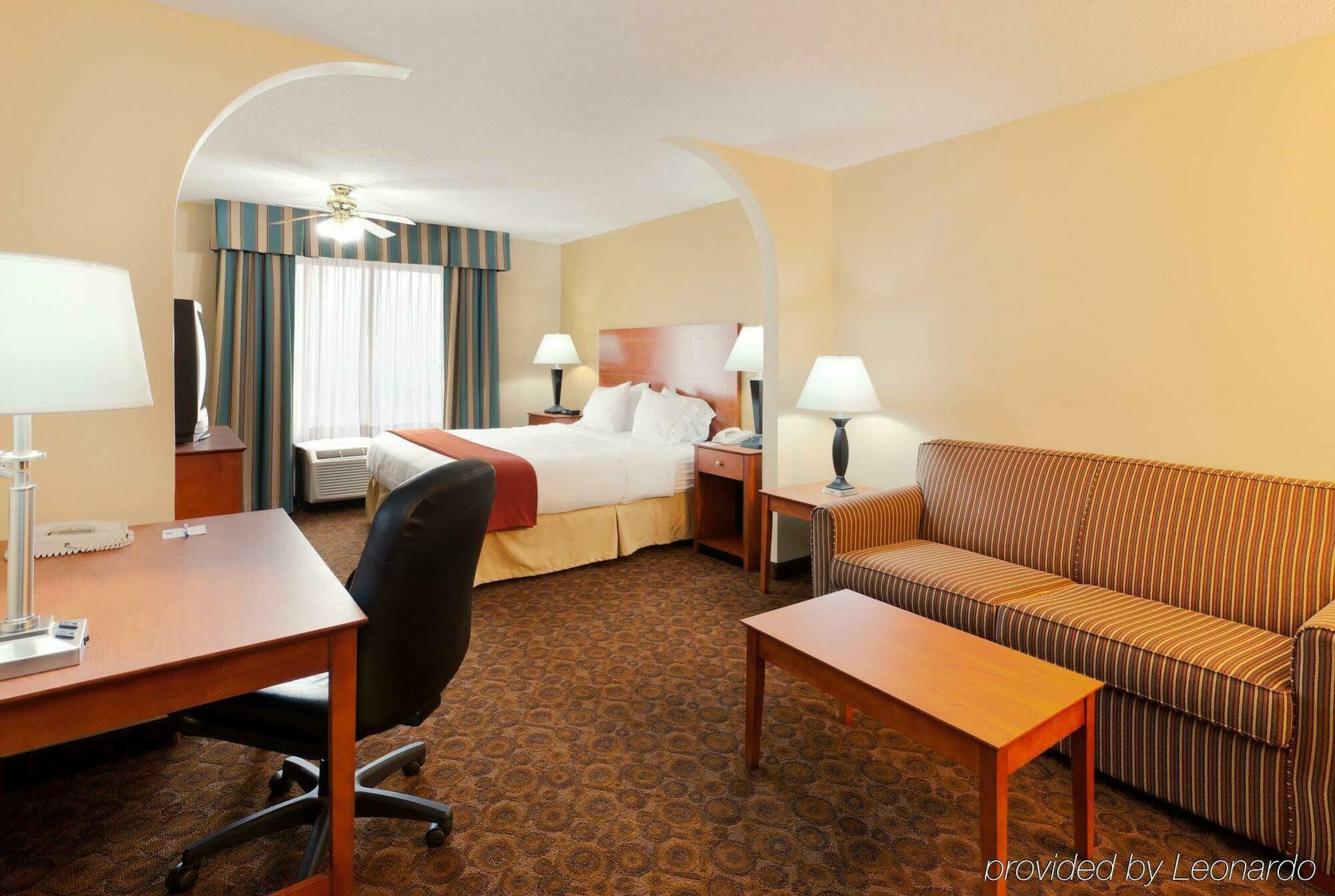Holiday Inn Express Trussville By Ihg Room photo